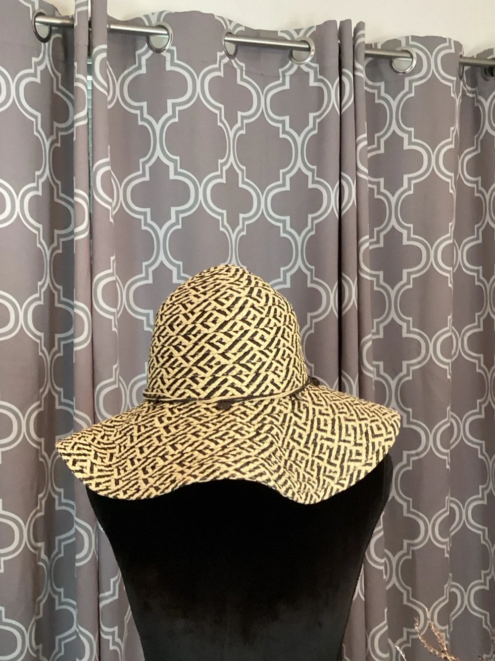 Woven Straw Sun Hat in Yellow and Black -Gap 1969 l